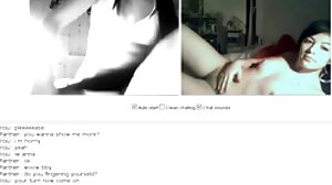 Дребната латиноамериканка споделя пишка с български секс видеоклипове яздещ съквартирант в трио