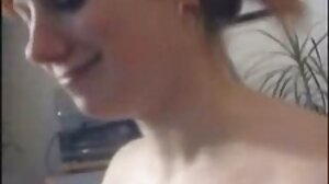 Дребничката тийнейджърка с очила Сара Бел отваря seks klipove устата си за свършване