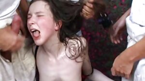 Гърдата румънка секс клипове на живо Alice Romain близна и прецака дупето от Роко